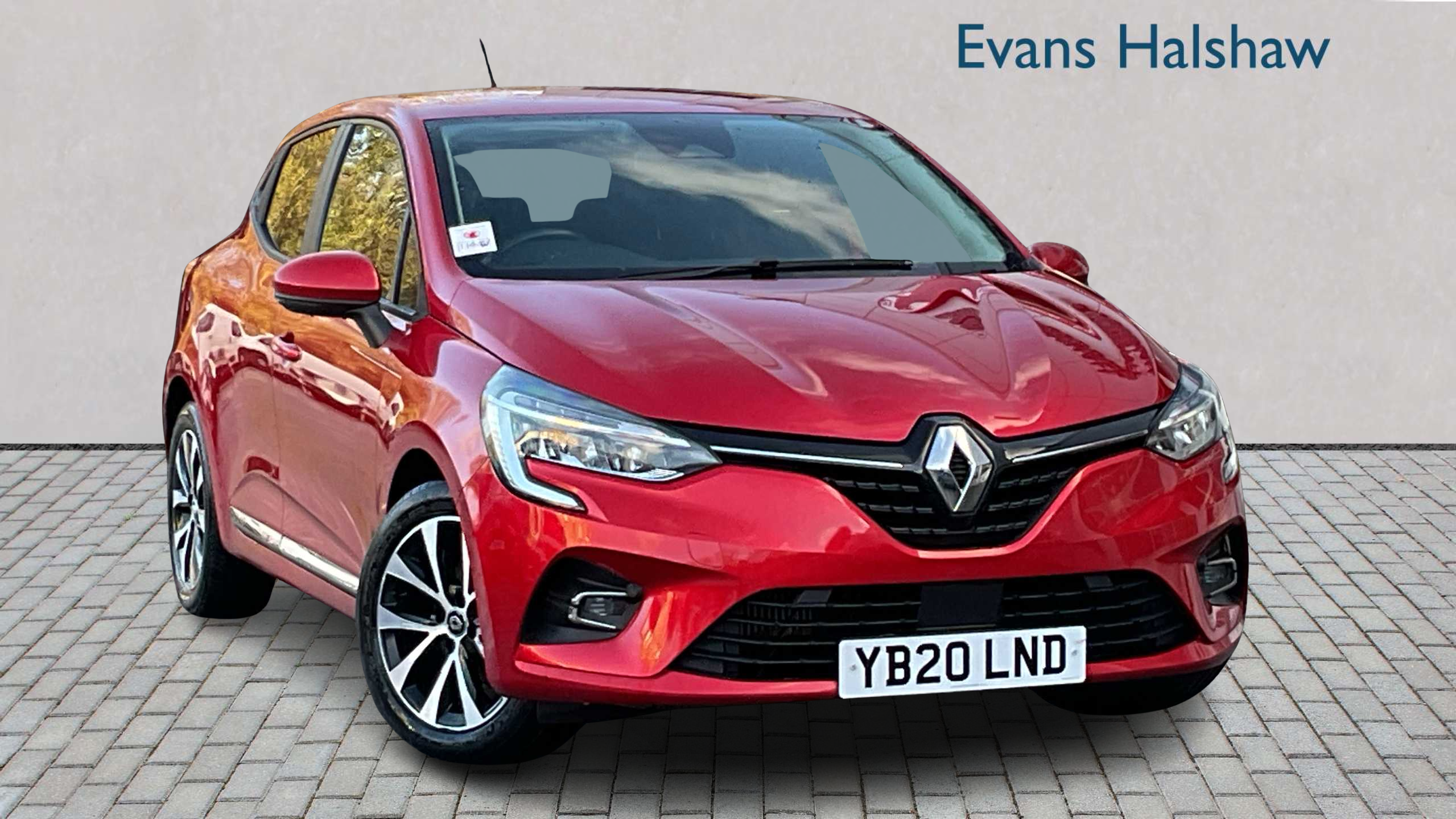 Main listing image - Renault Clio