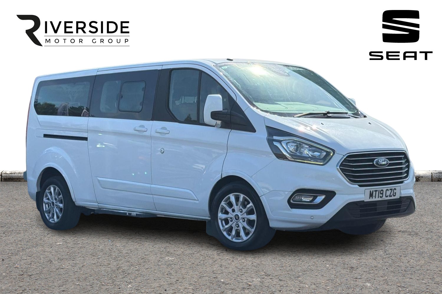 Main listing image - Ford Tourneo Custom