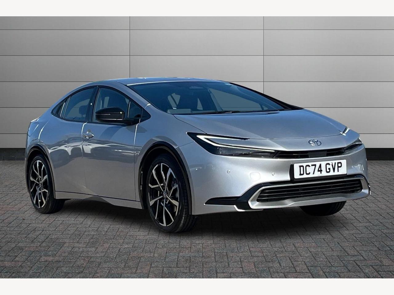 Main listing image - Toyota Prius Plug-In