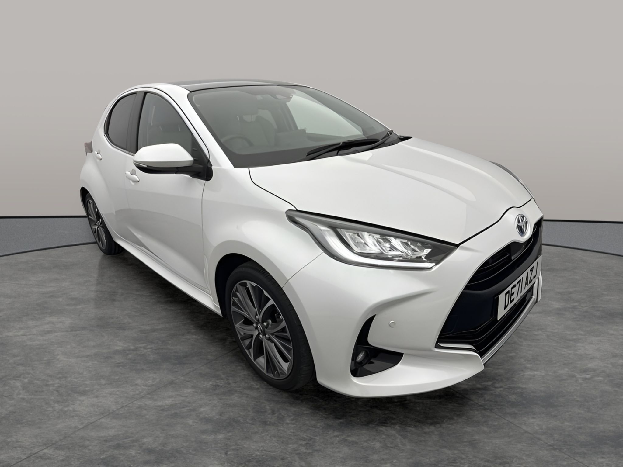 Main listing image - Toyota Yaris