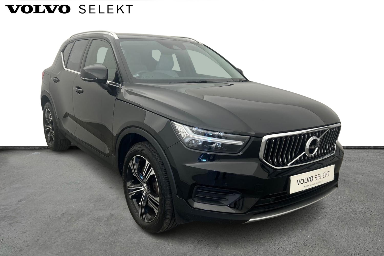 Main listing image - Volvo XC40 Recharge