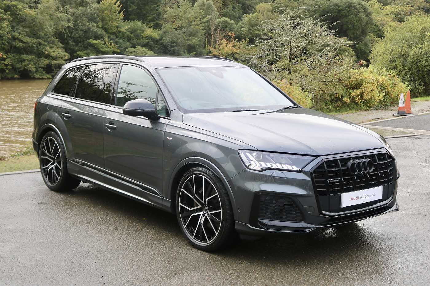 Main listing image - Audi Q7