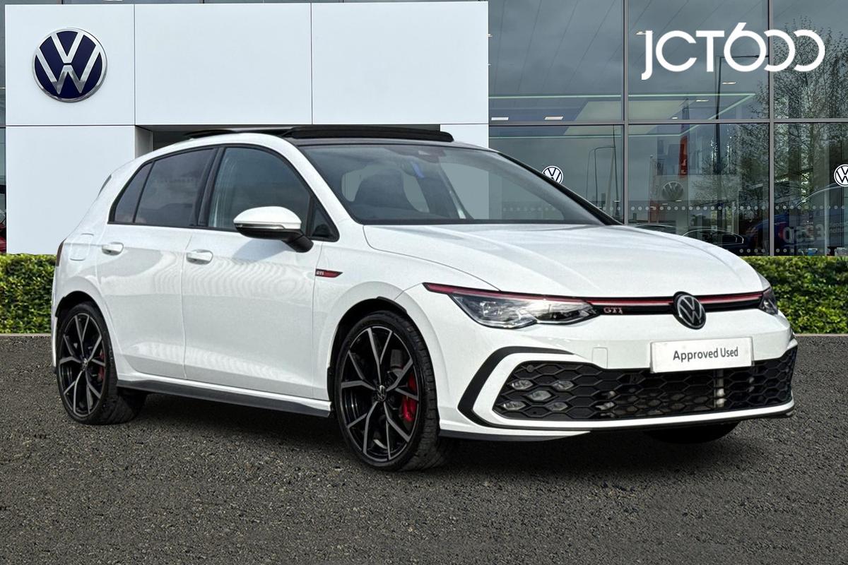 Main listing image - Volkswagen Golf