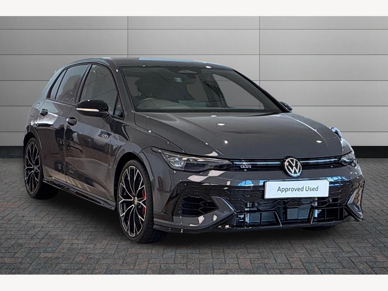 Main listing image - Volkswagen Golf