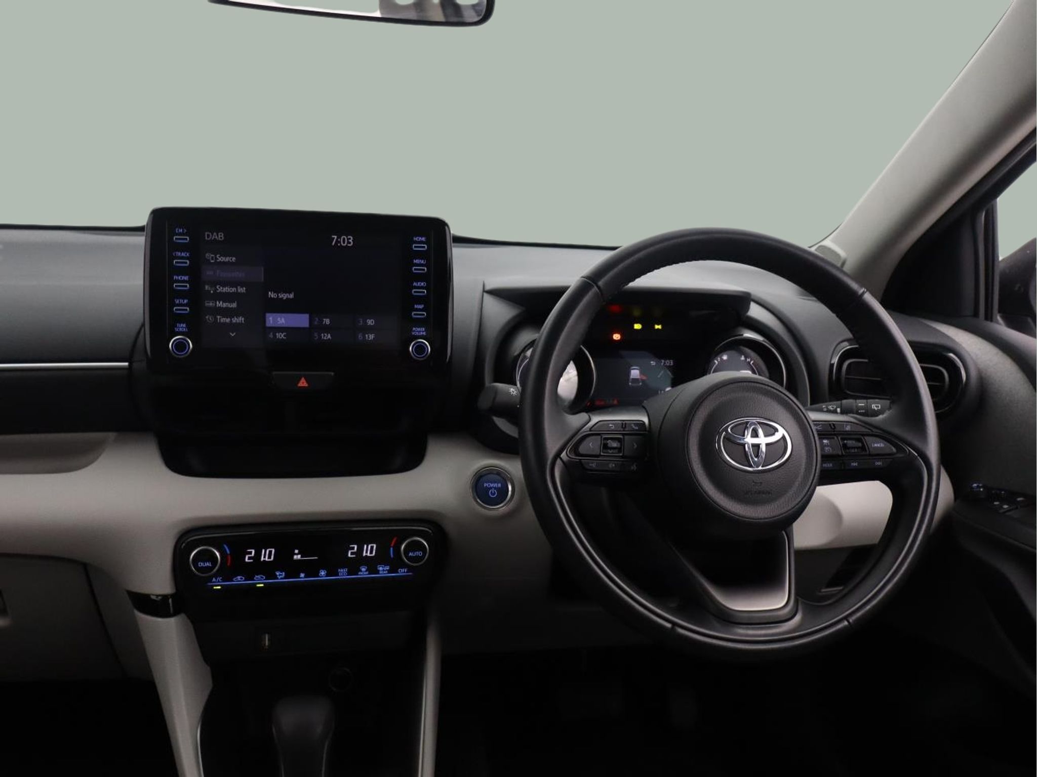 Main listing image - Toyota Yaris