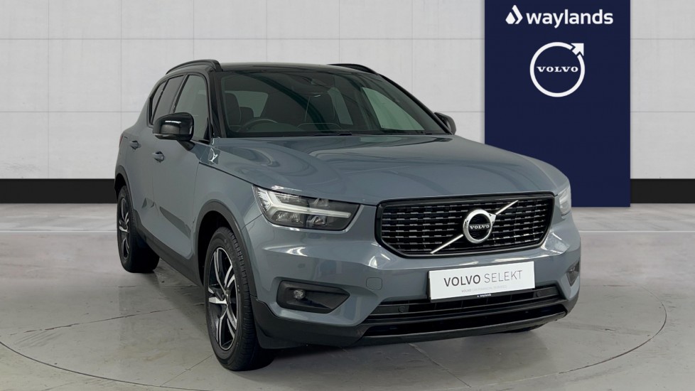 Main listing image - Volvo XC40