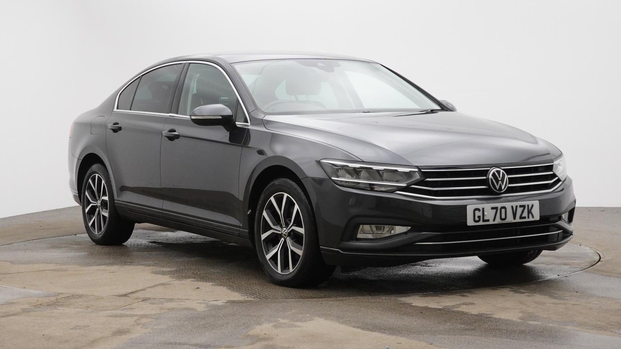 Main listing image - Volkswagen Passat