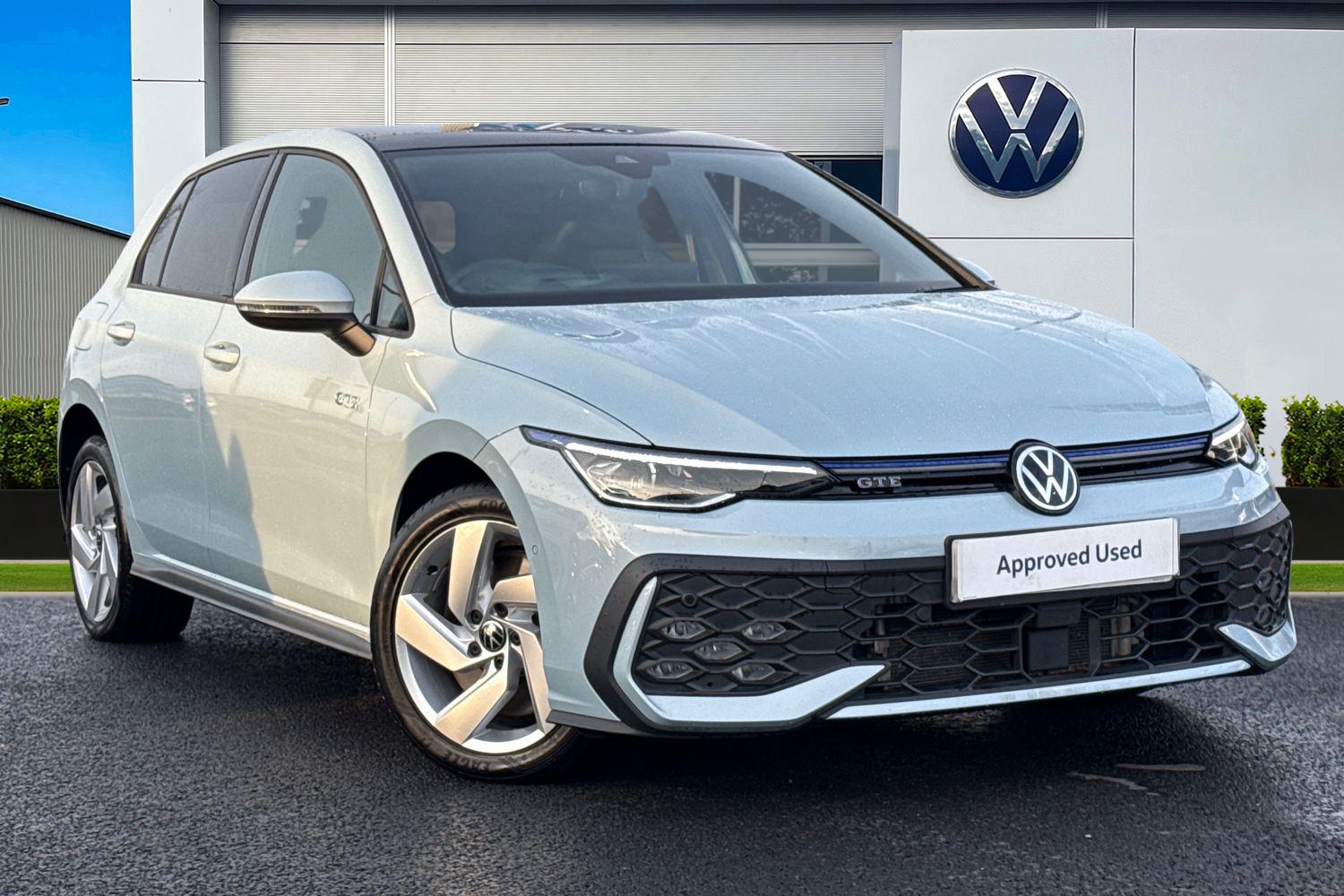 Main listing image - Volkswagen Golf GTE