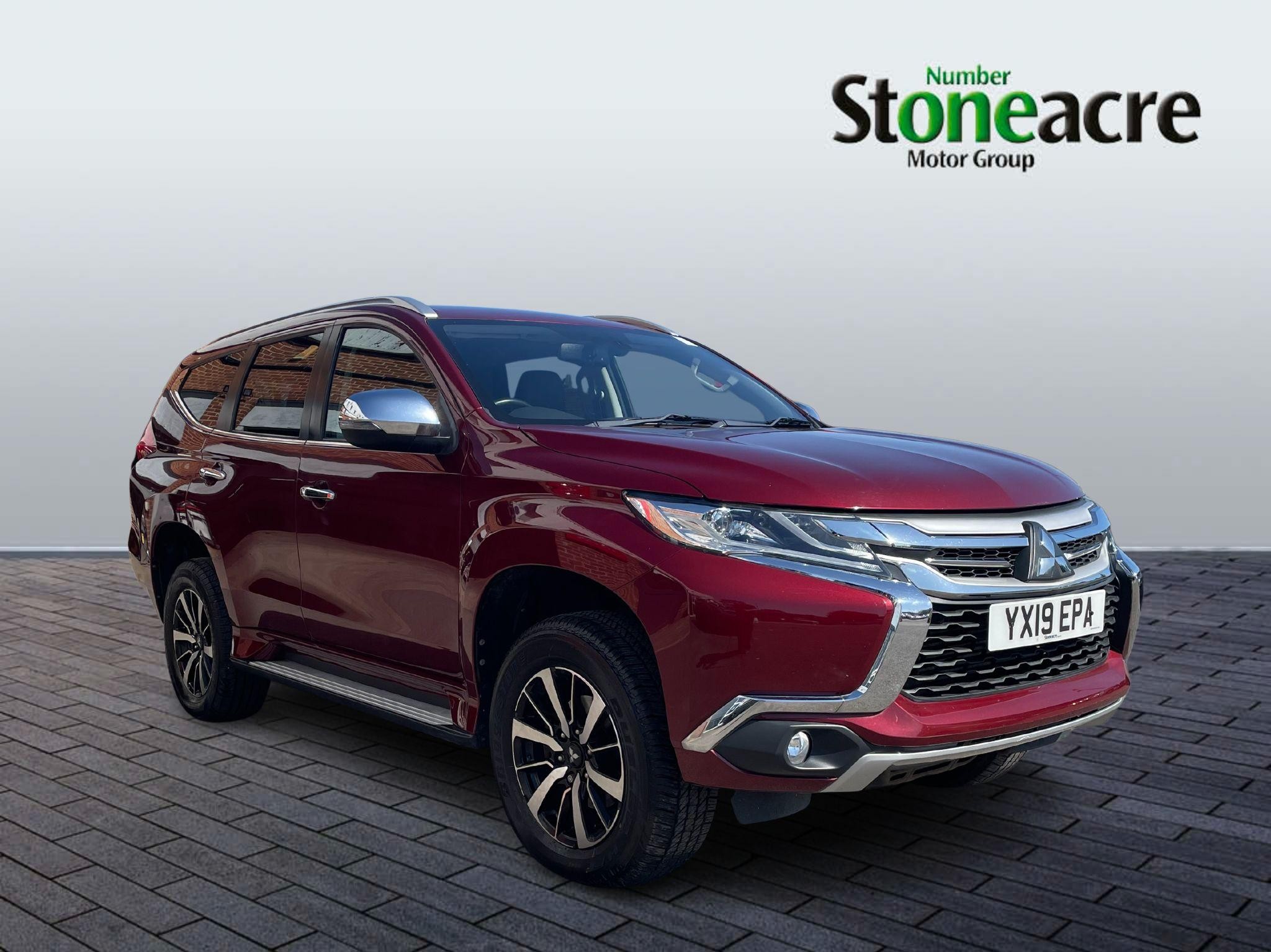 Main listing image - Mitsubishi Shogun Sport