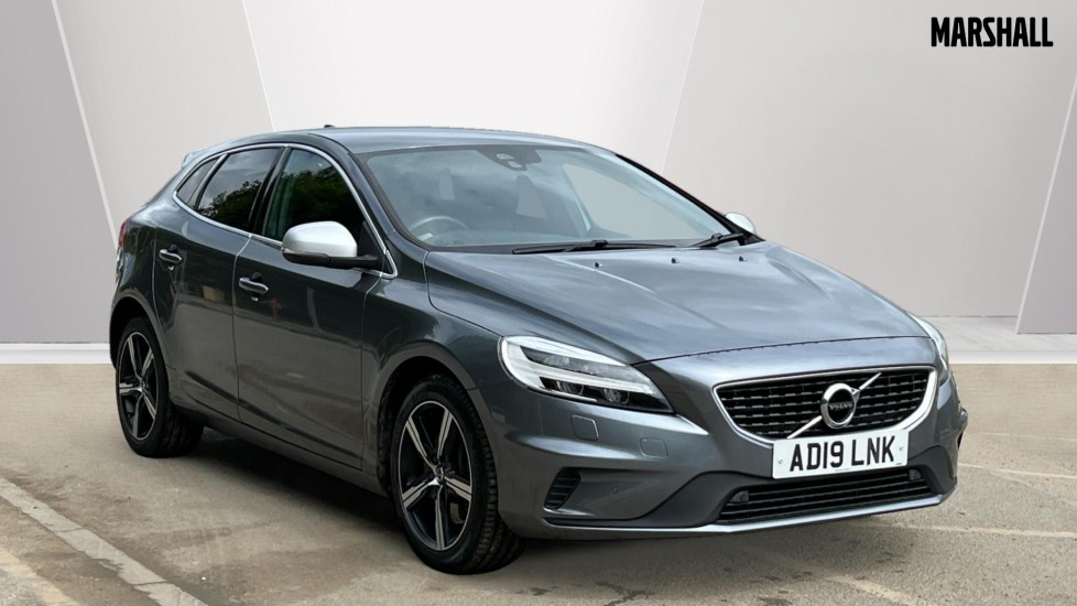 Main listing image - Volvo V40