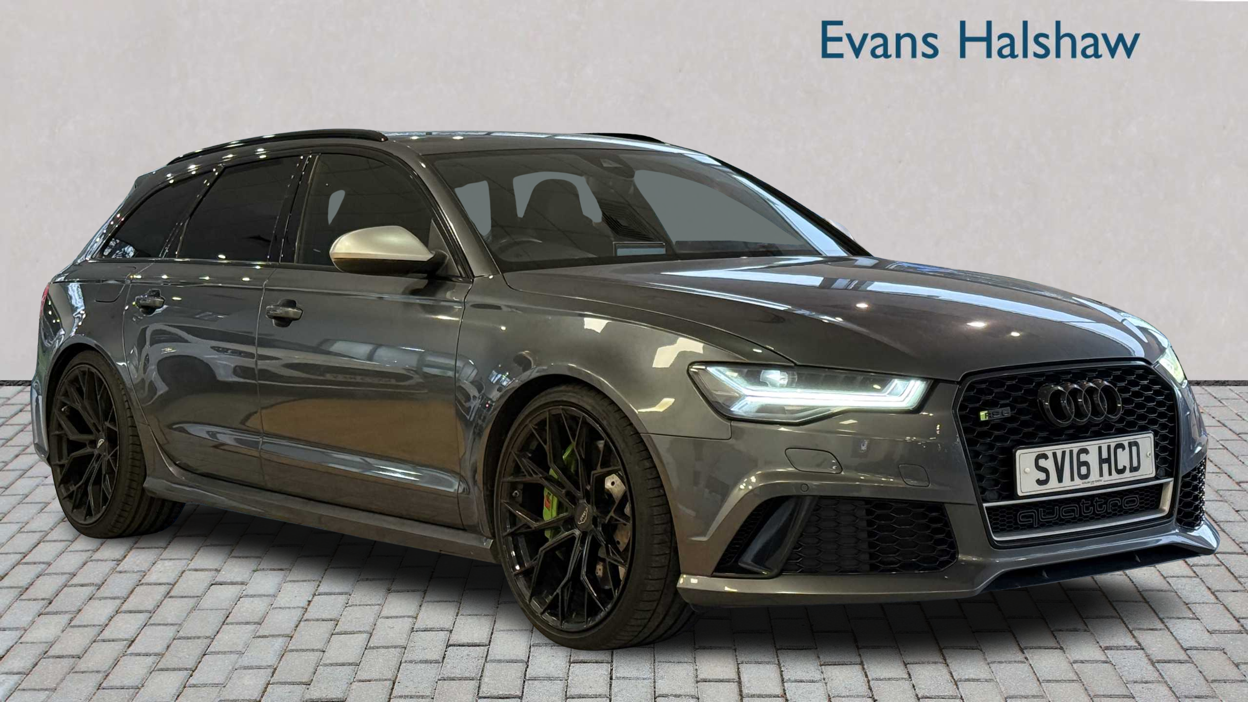 Main listing image - Audi RS6