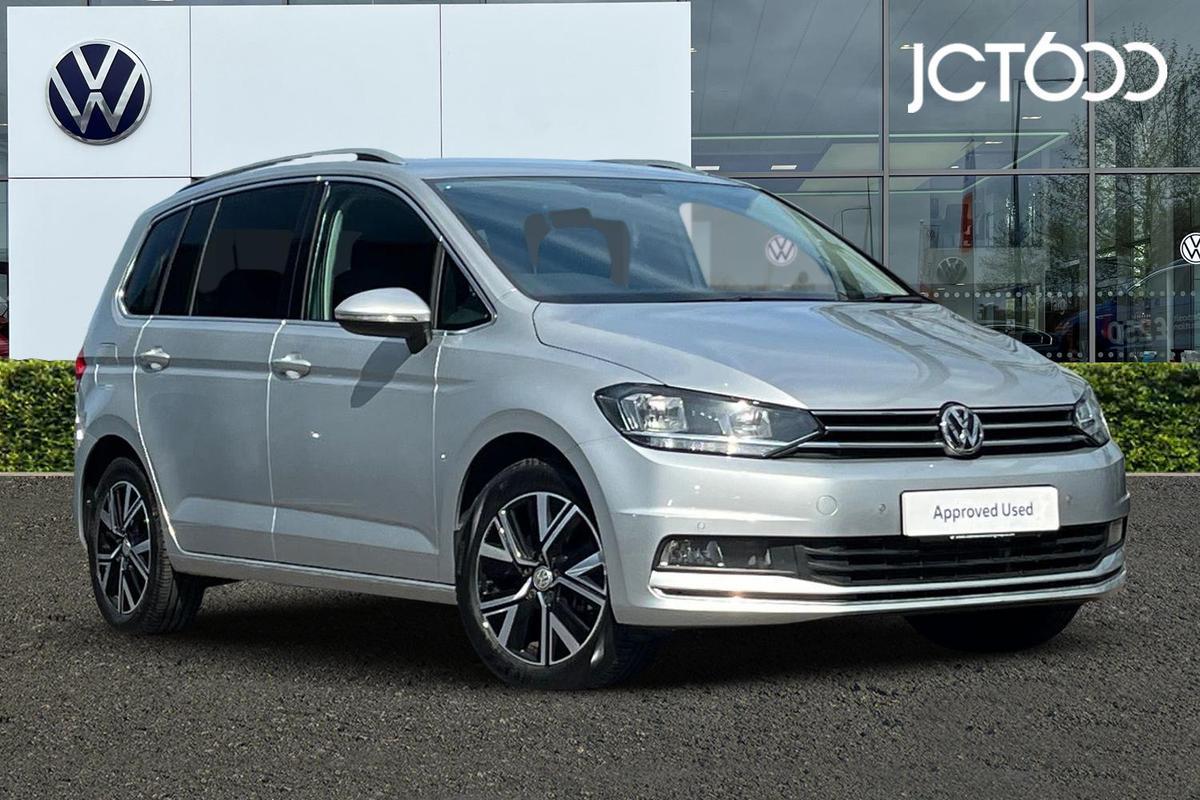 Main listing image - Volkswagen Touran