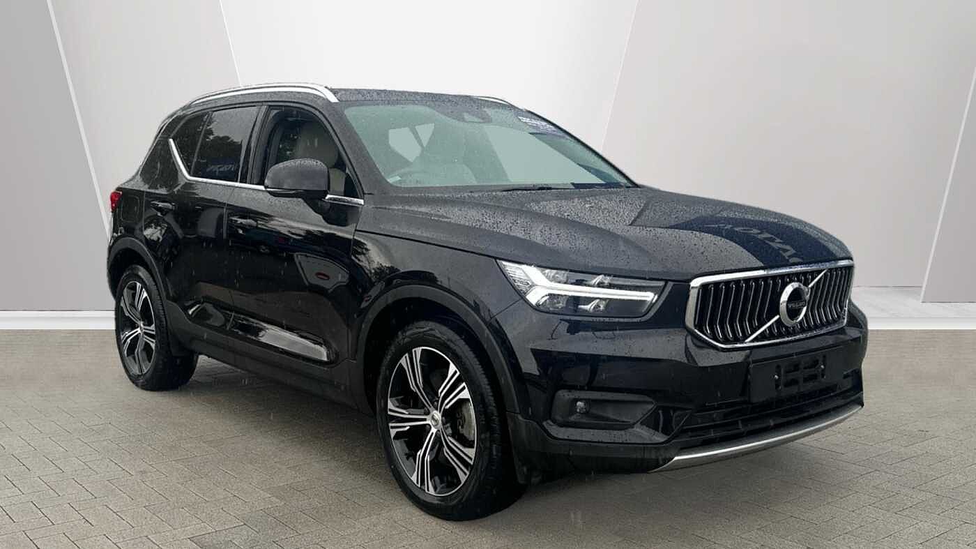 Main listing image - Volvo XC40 Recharge