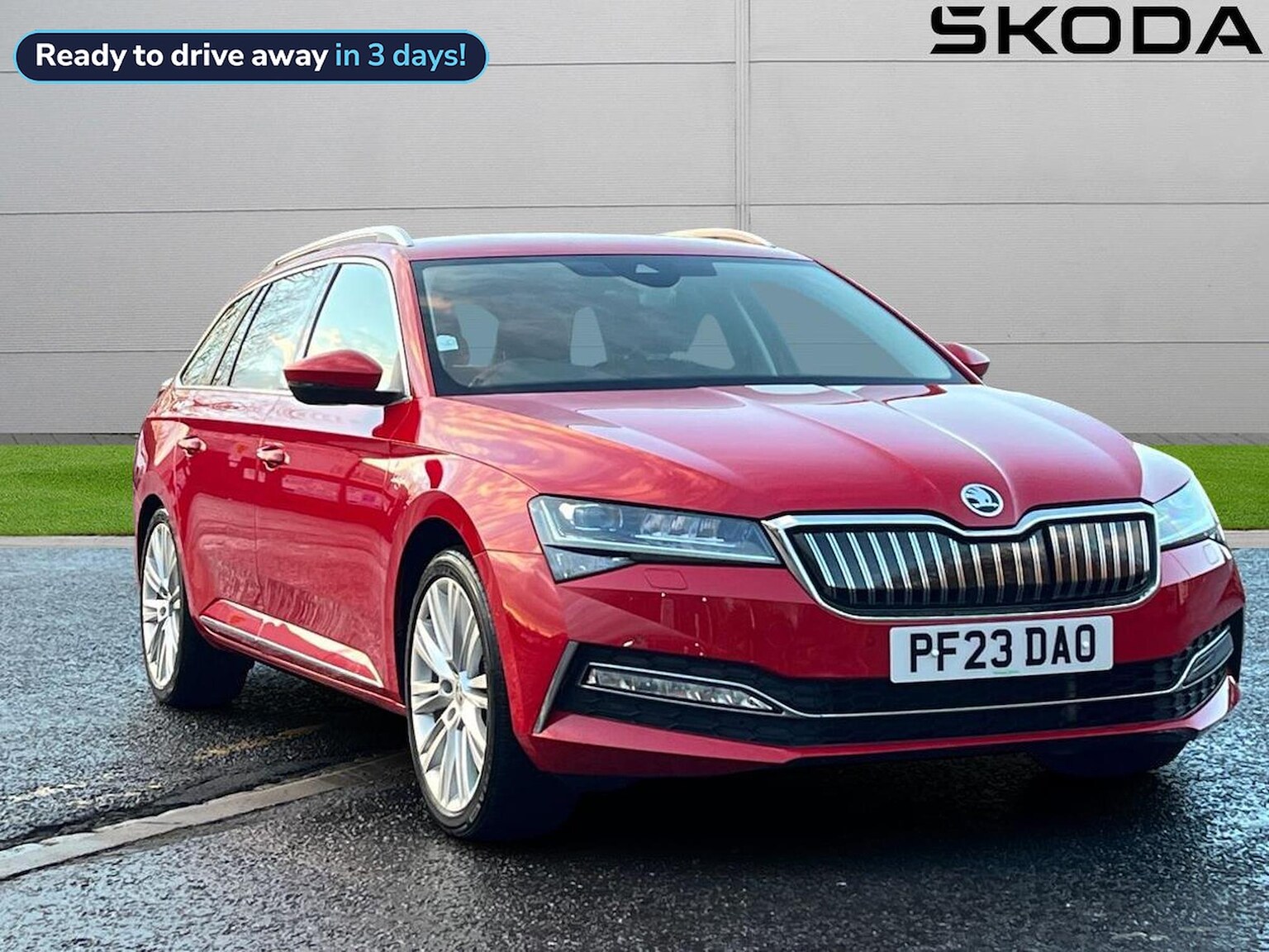 Main listing image - Skoda Superb Estate