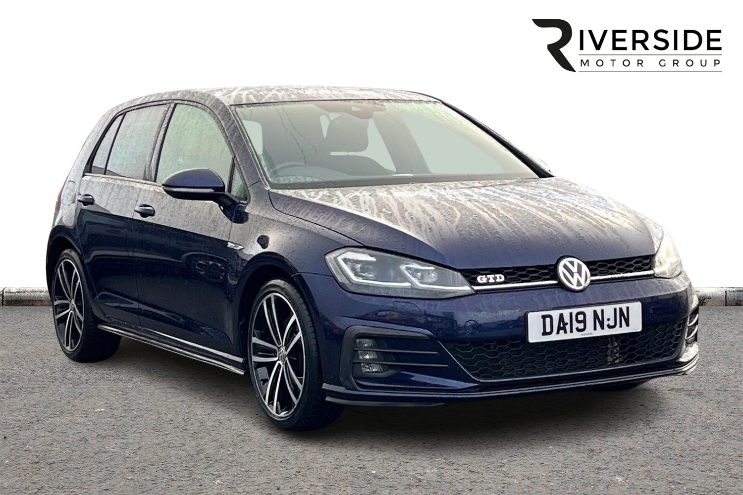 Main listing image - Volkswagen Golf