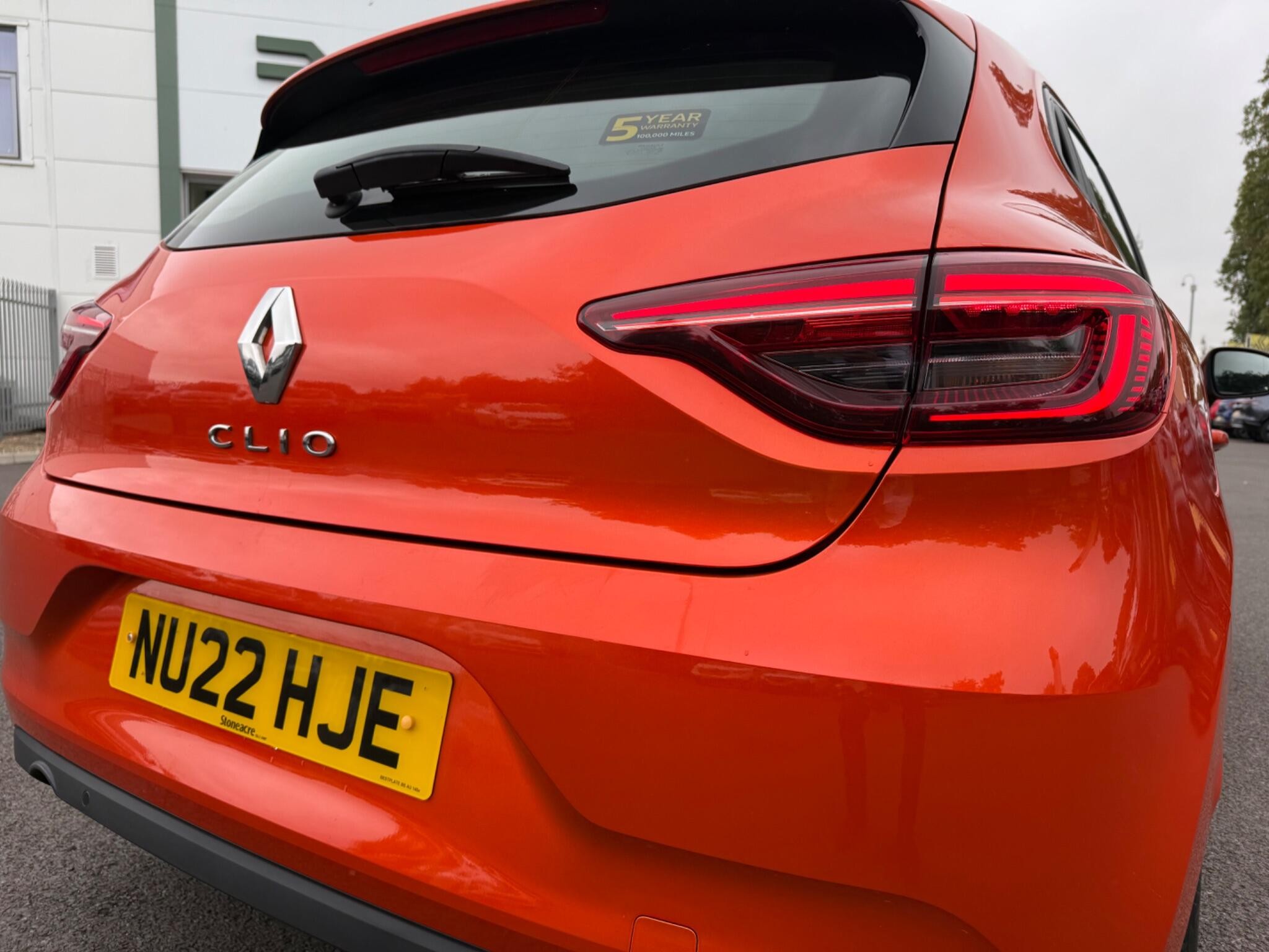 Main listing image - Renault Clio