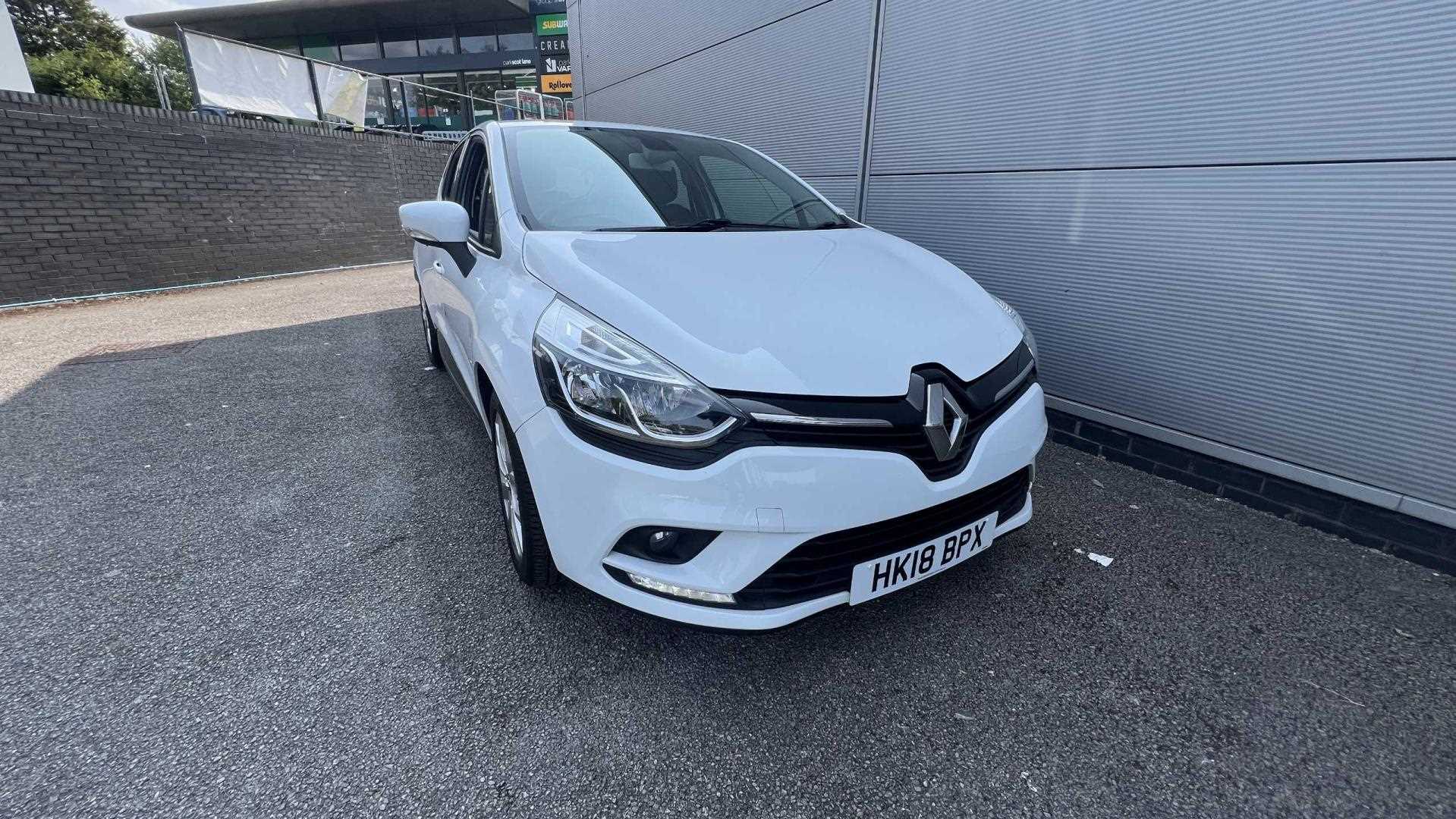 Main listing image - Renault Clio