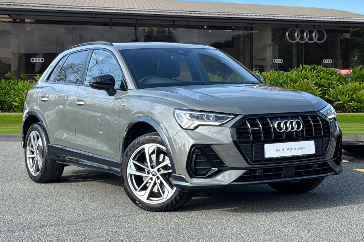 Main listing image - Audi Q3