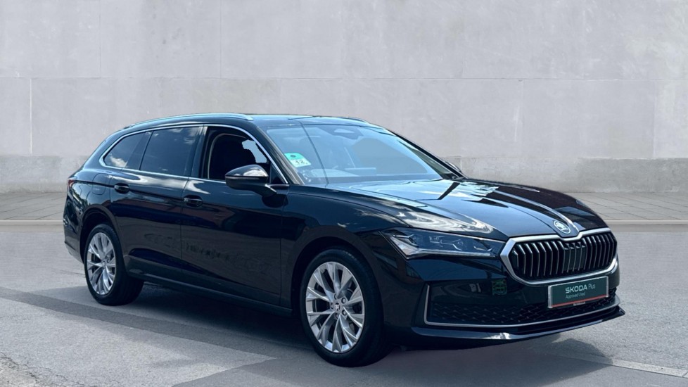Main listing image - Skoda Superb Estate