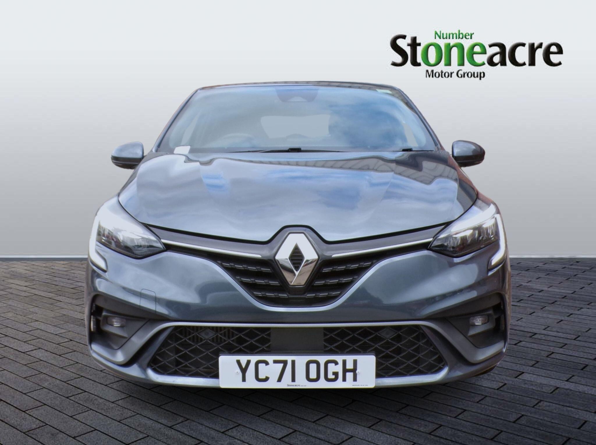 Main listing image - Renault Clio
