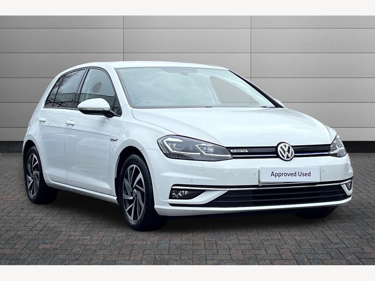 Main listing image - Volkswagen Golf