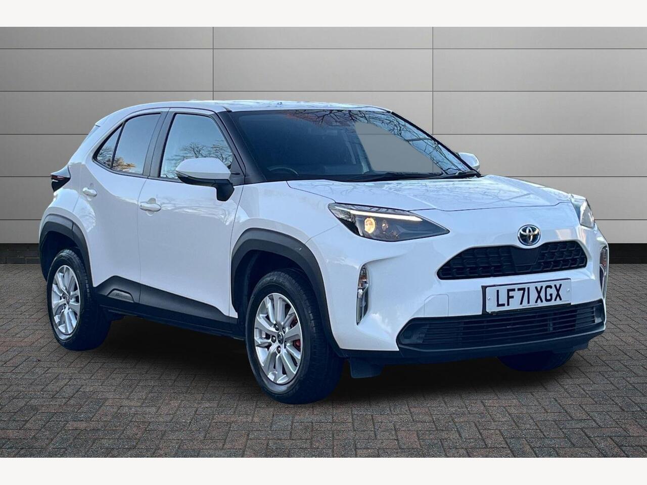 Main listing image - Toyota Yaris Cross
