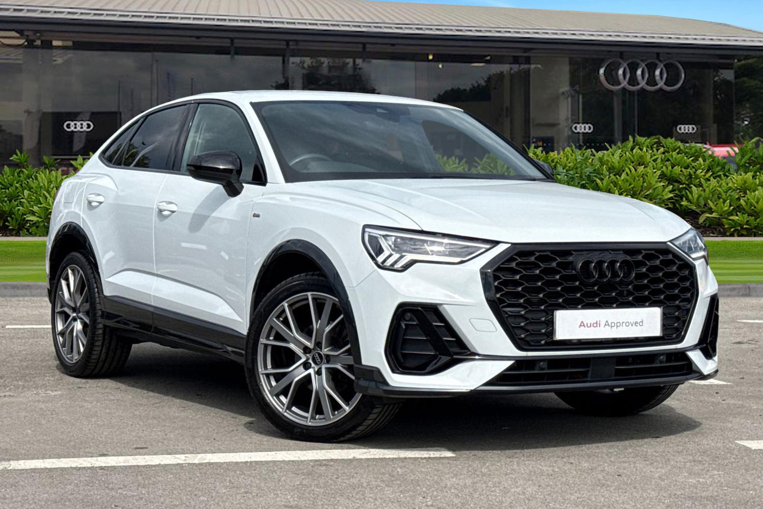 Main listing image - Audi Q3