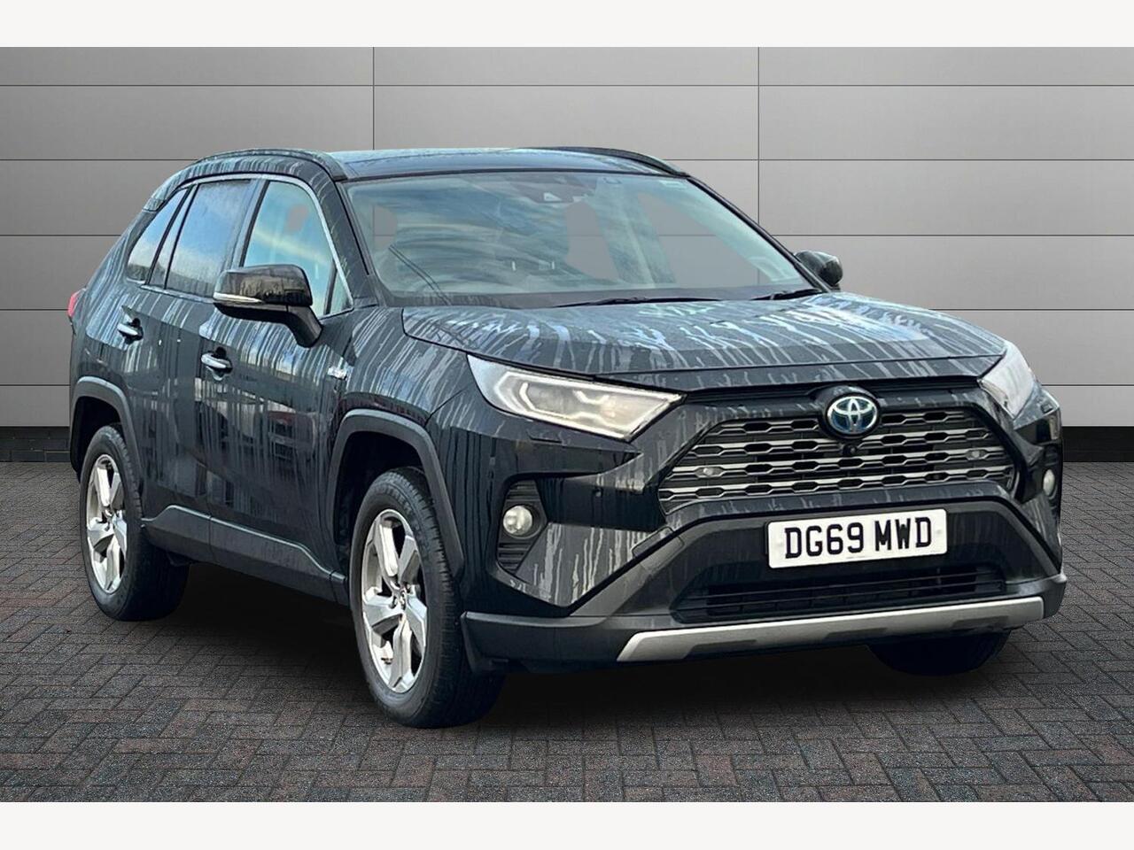 Main listing image - Toyota RAV4