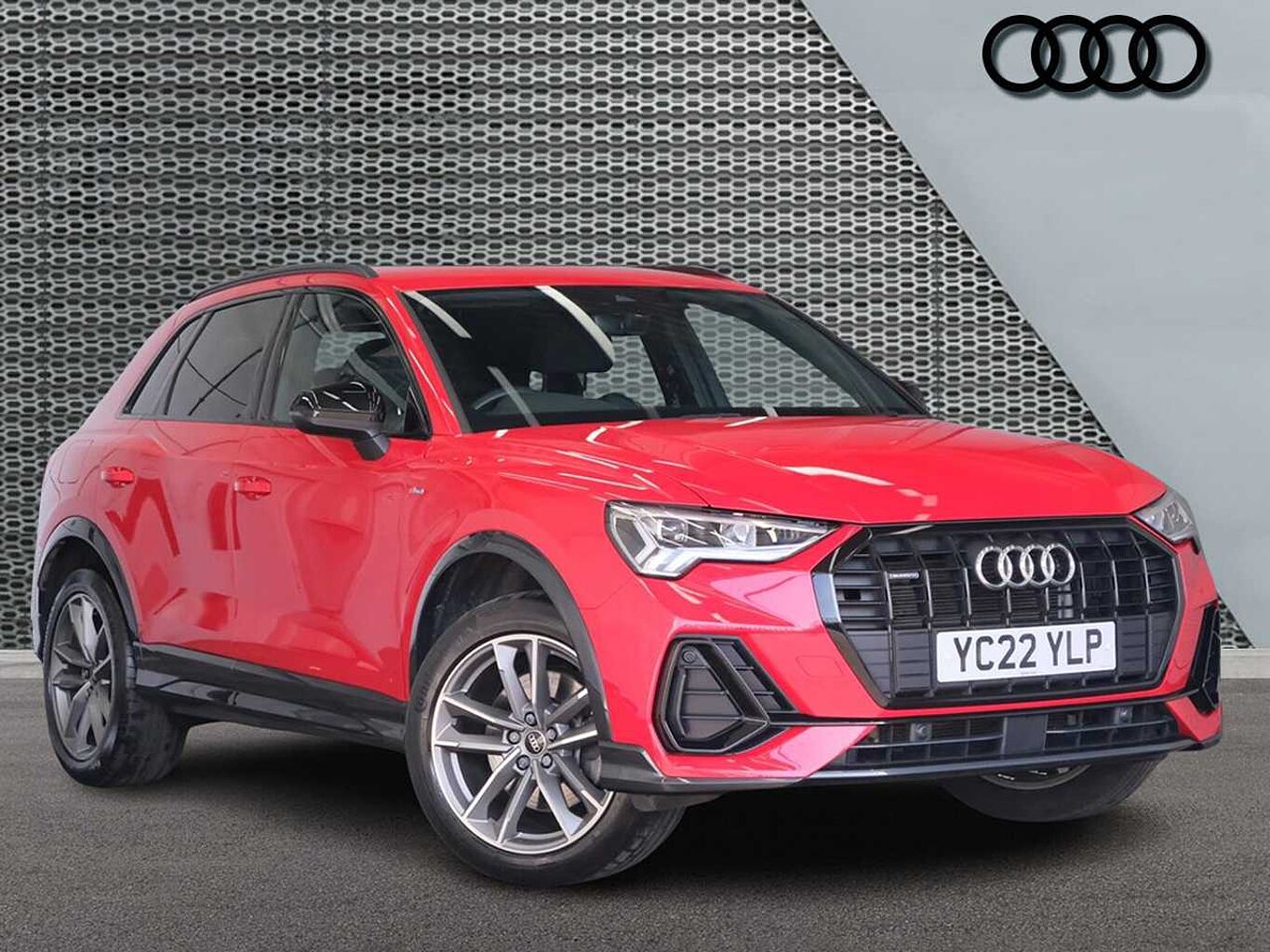 Main listing image - Audi Q3