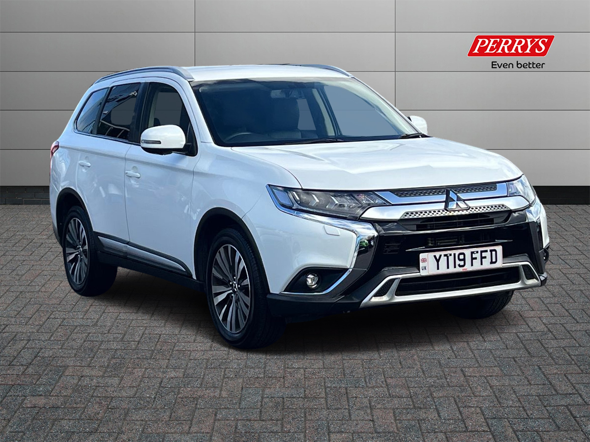 Main listing image - Mitsubishi Outlander