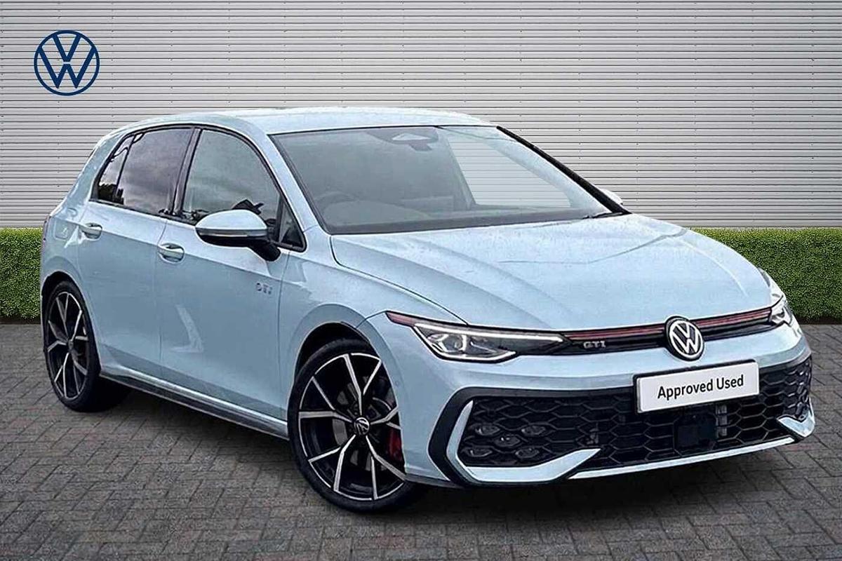 Main listing image - Volkswagen Golf