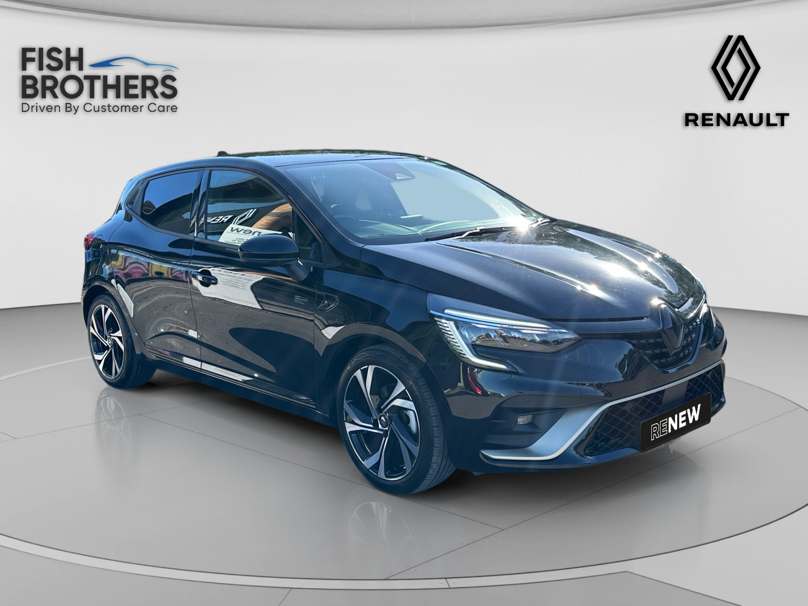 Main listing image - Renault Clio