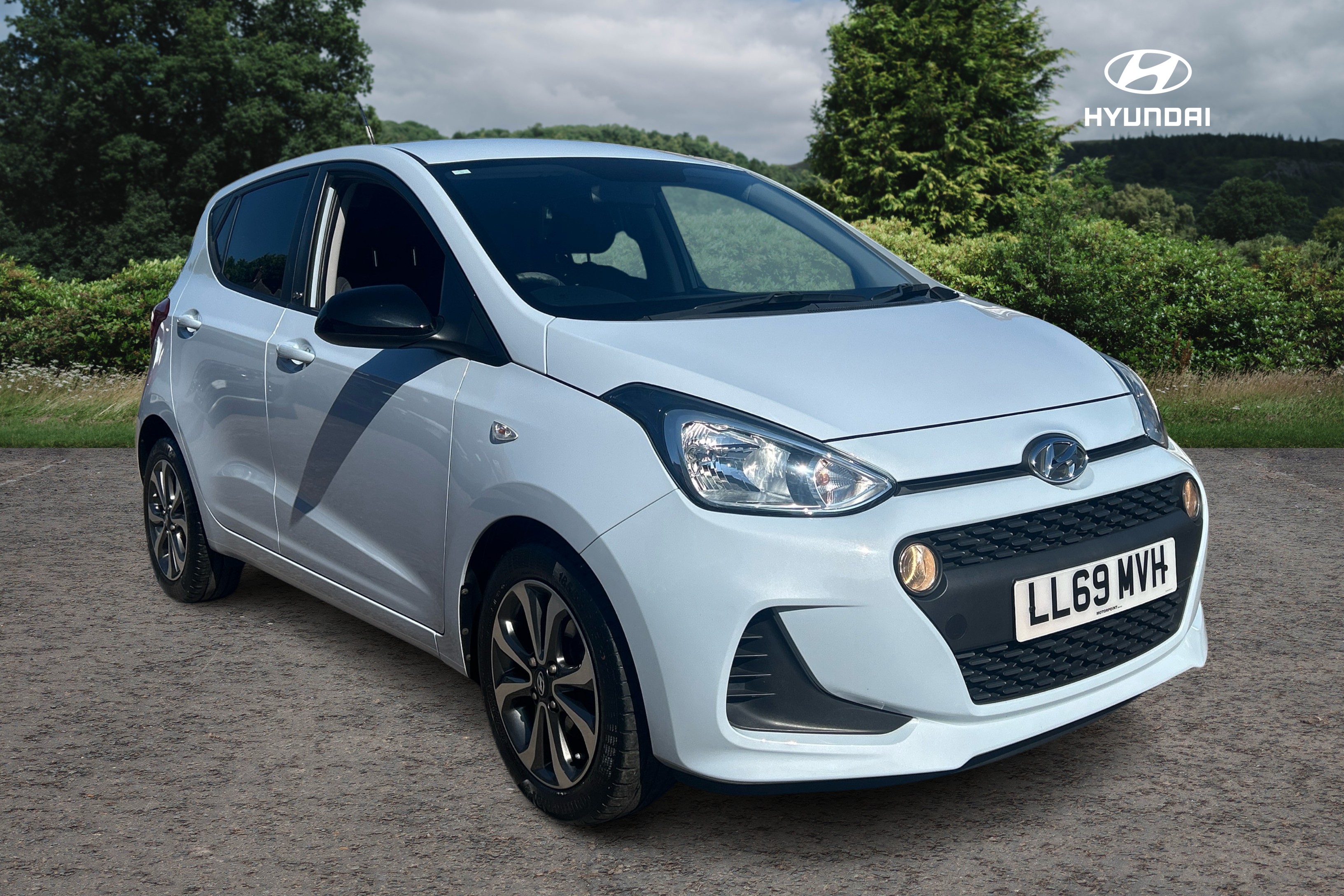 Main listing image - Hyundai i10