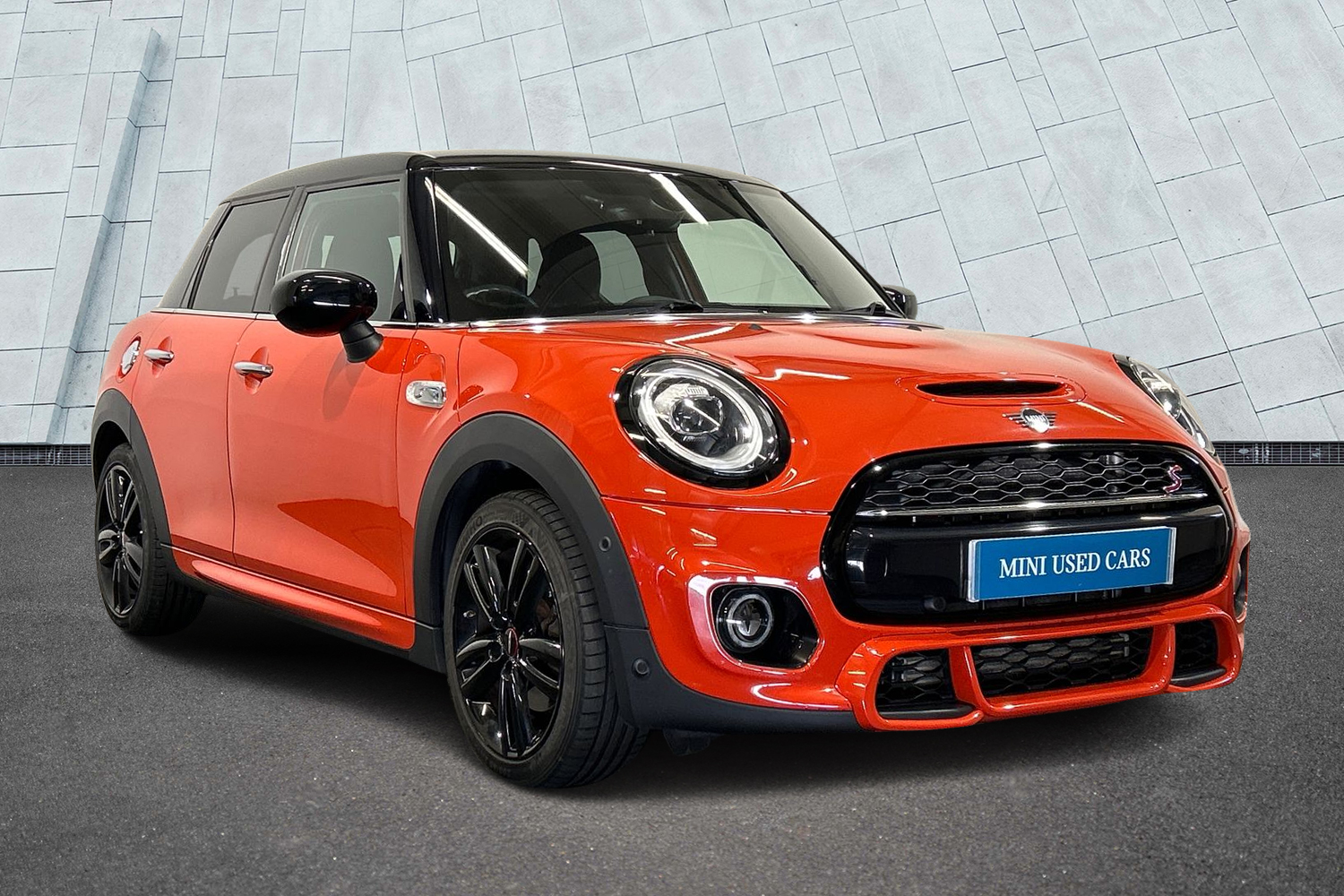 Main listing image - MINI Hatchback 5dr