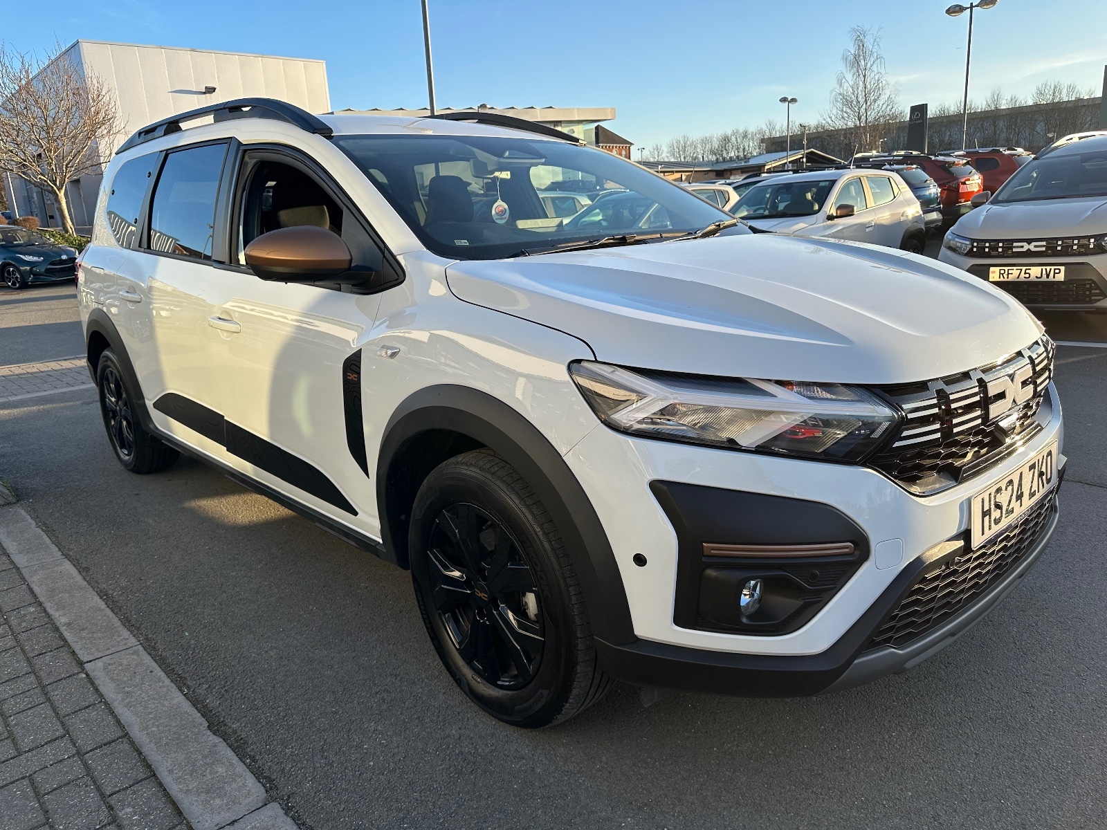 Main listing image - Dacia Jogger