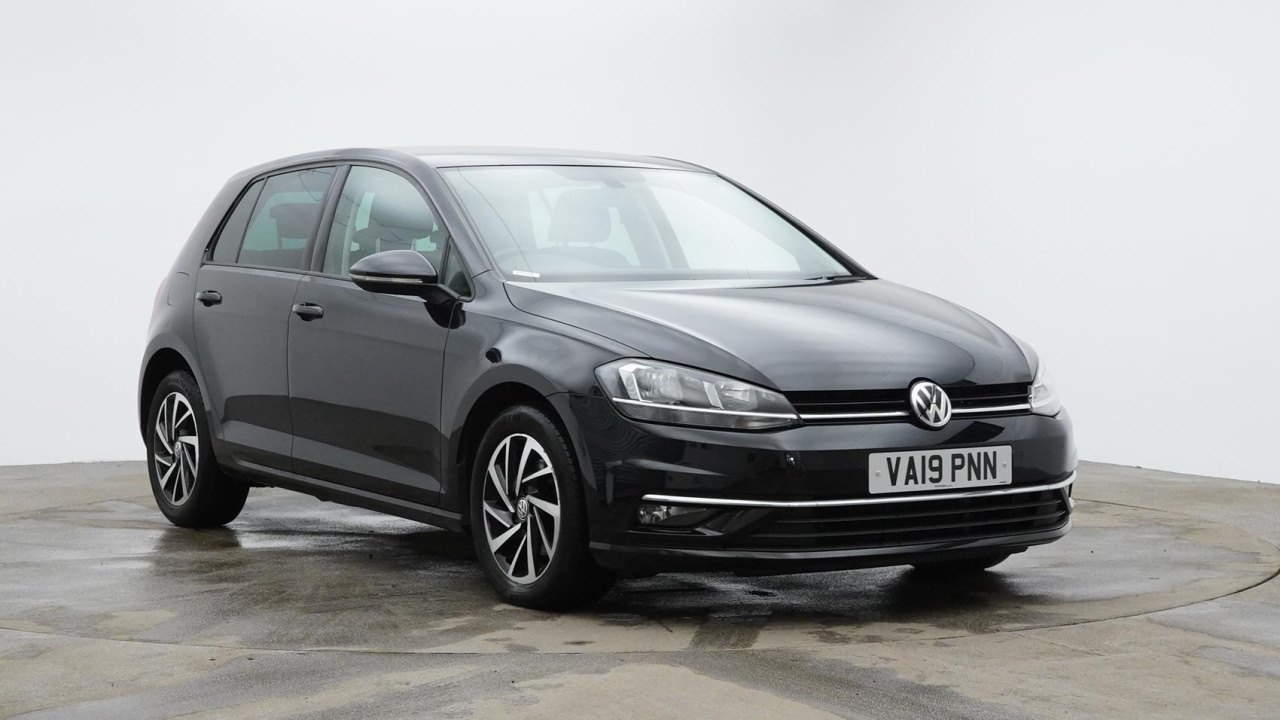 Main listing image - Volkswagen Golf