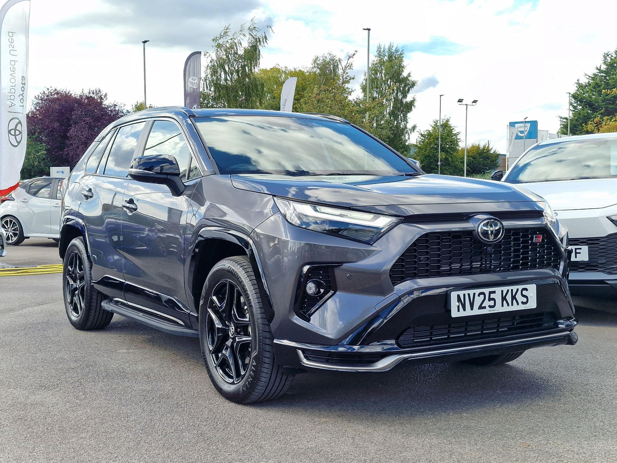 Main listing image - Toyota RAV4