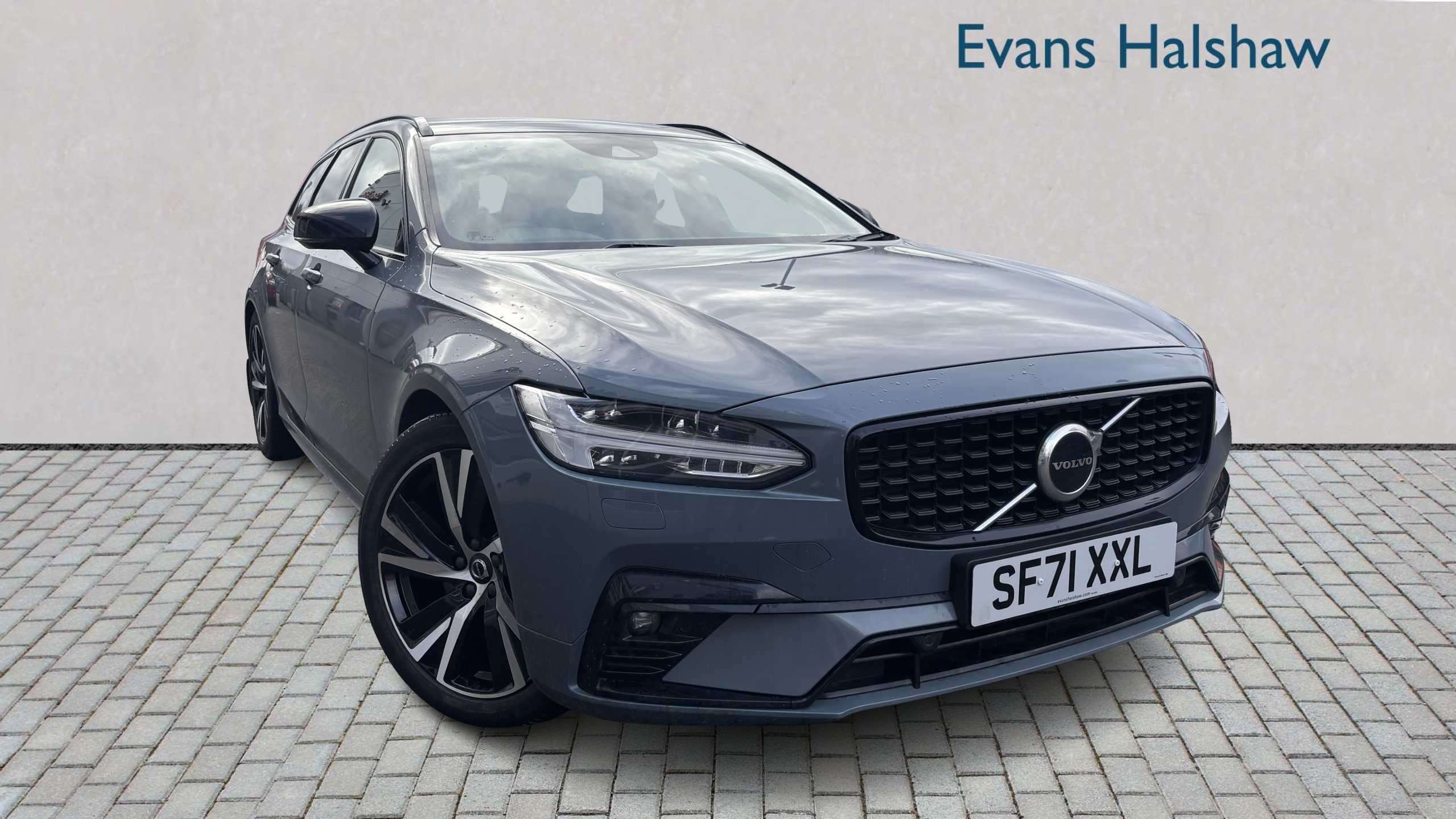 Main listing image - Volvo V90