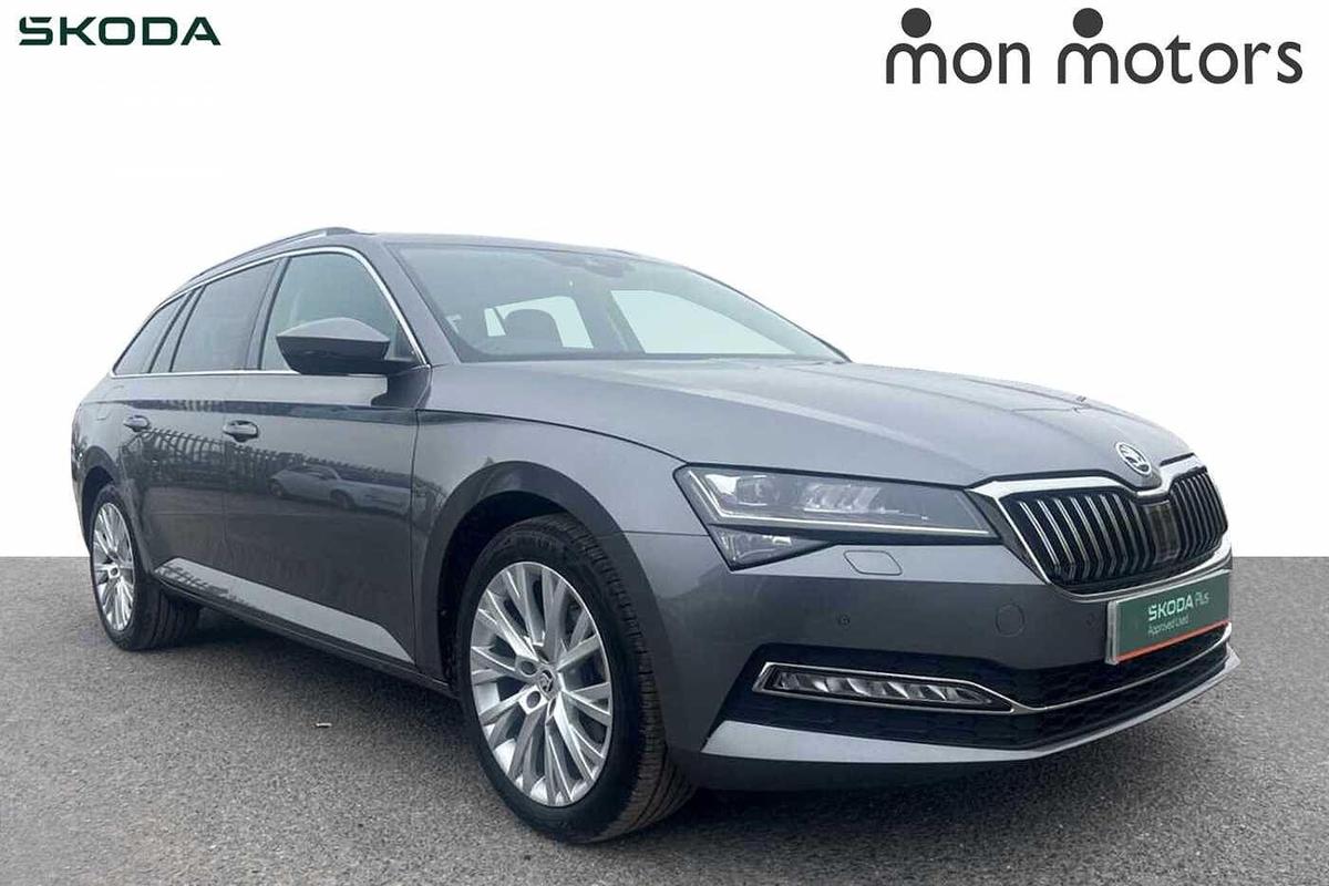 Main listing image - Skoda Superb Estate