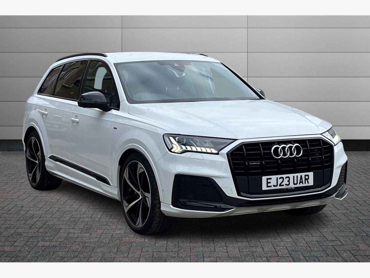 Main listing image - Audi Q7