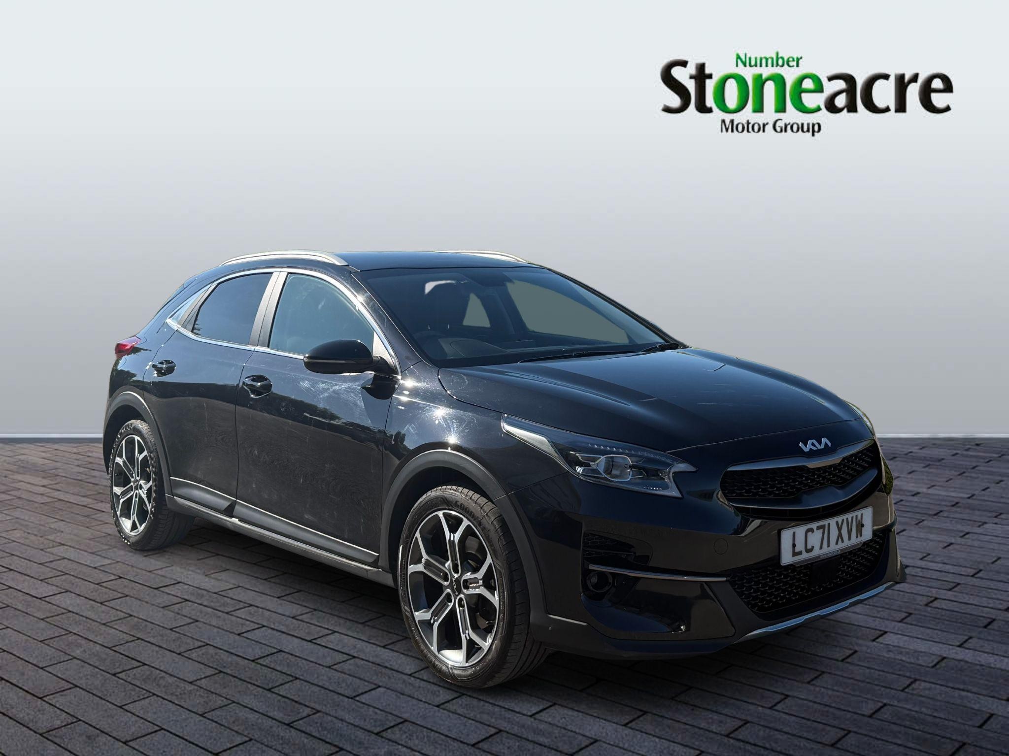 Main listing image - Kia XCeed