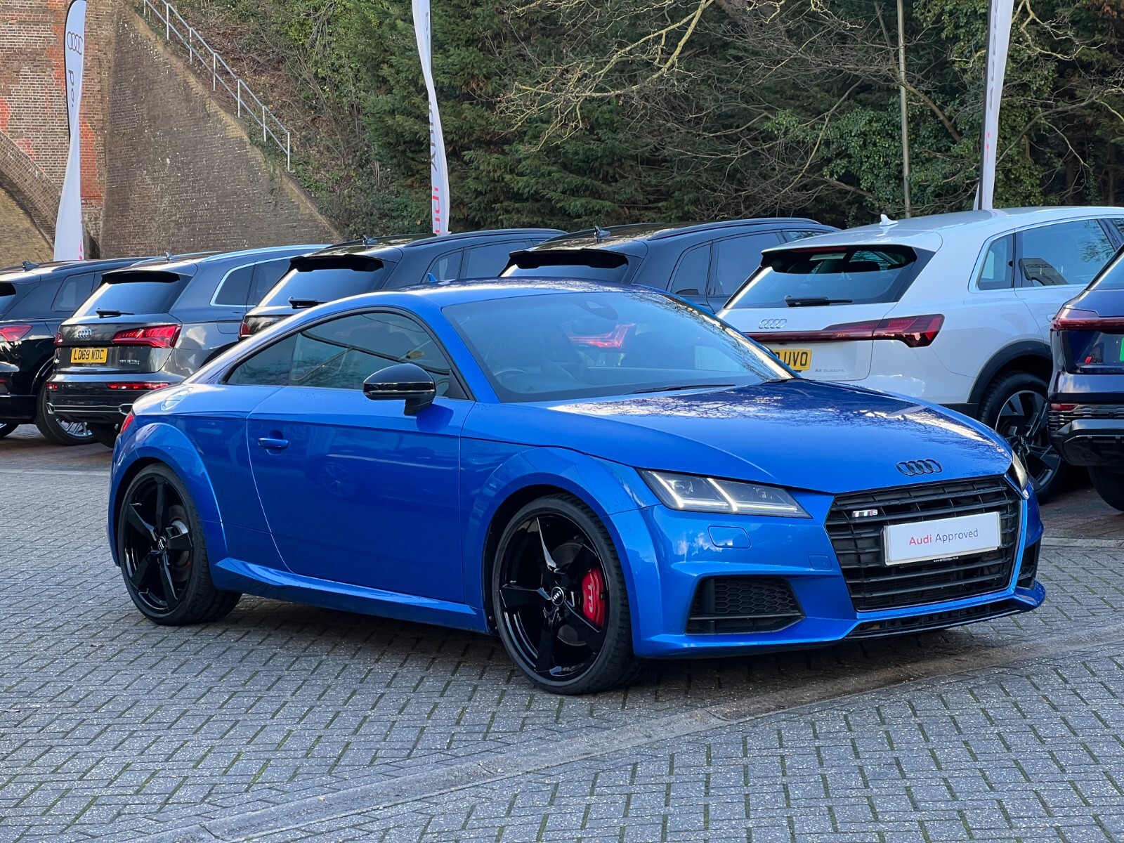 Main listing image - Audi TT S