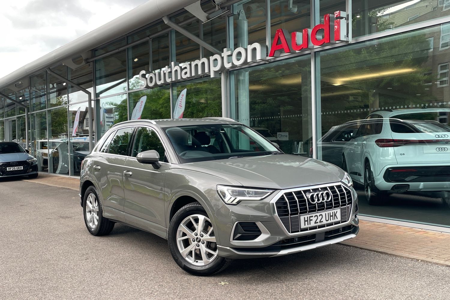 Main listing image - Audi Q3