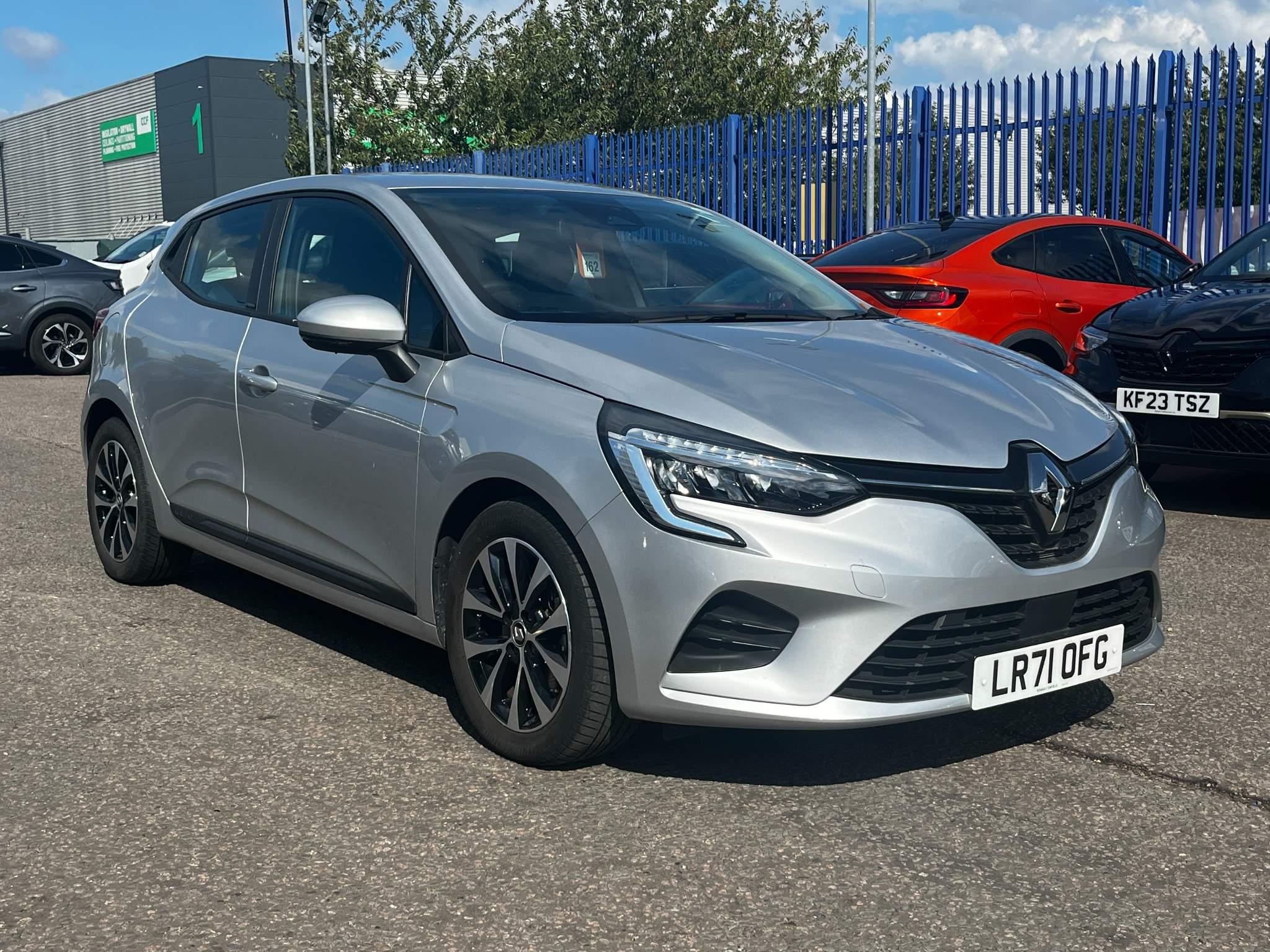 Main listing image - Renault Clio