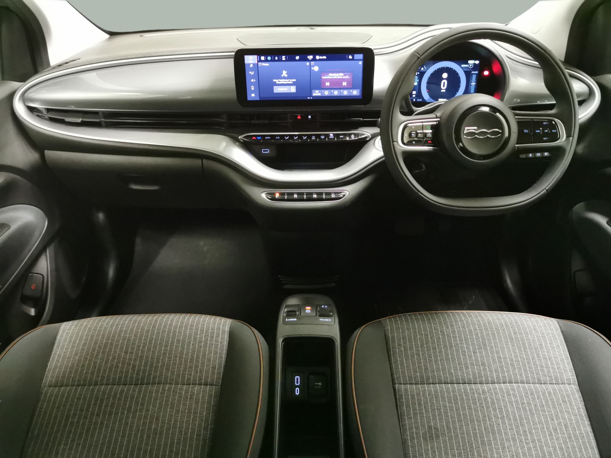 Main listing image - Fiat 500 Electric
