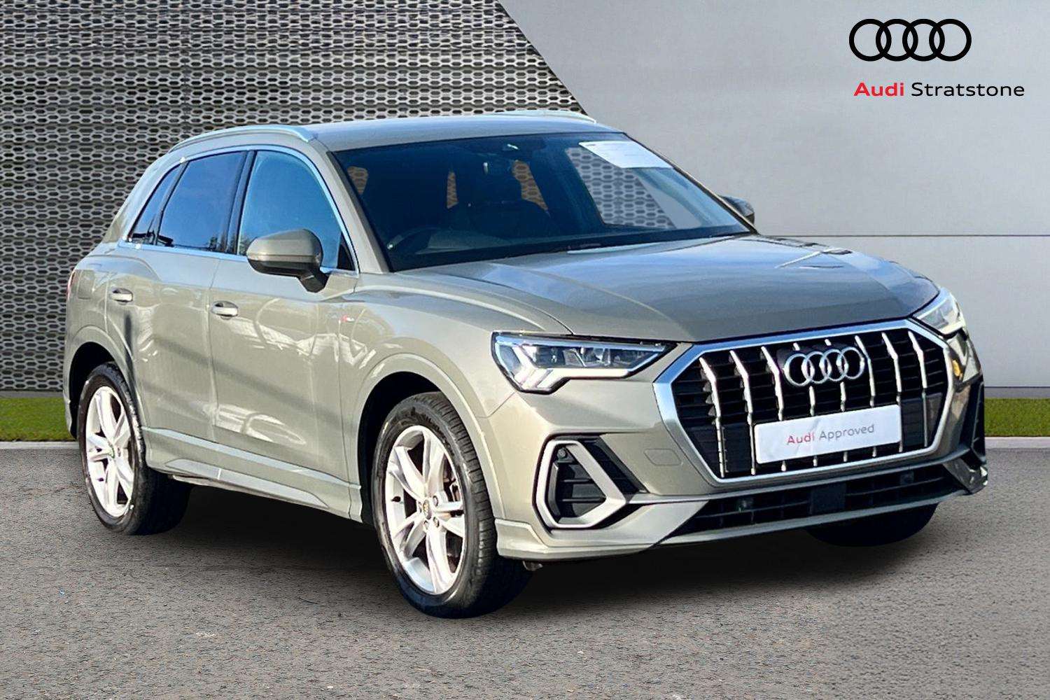Main listing image - Audi Q3