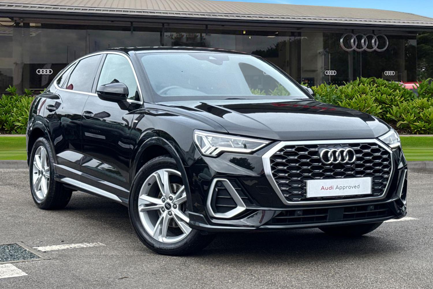 Main listing image - Audi Q3
