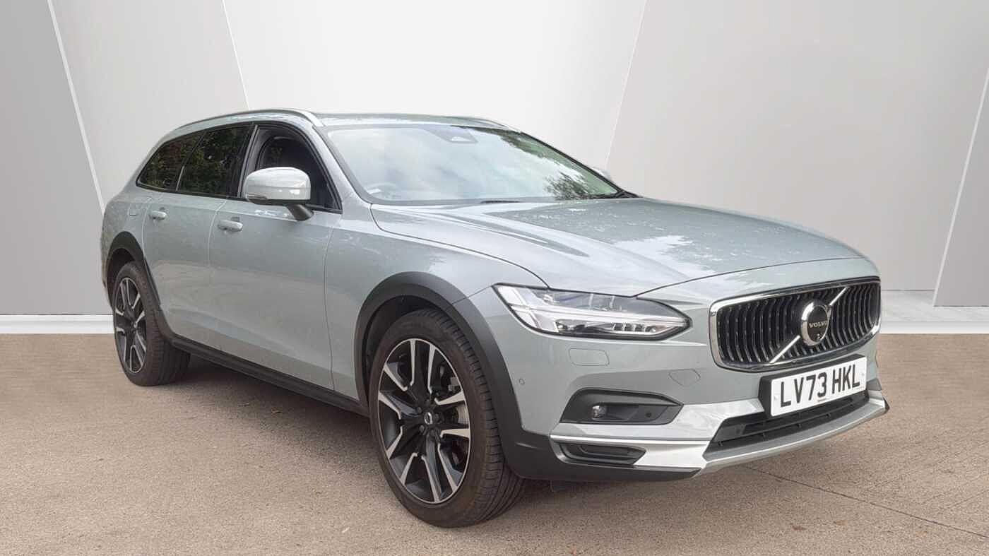 Main listing image - Volvo V90 Cross Country