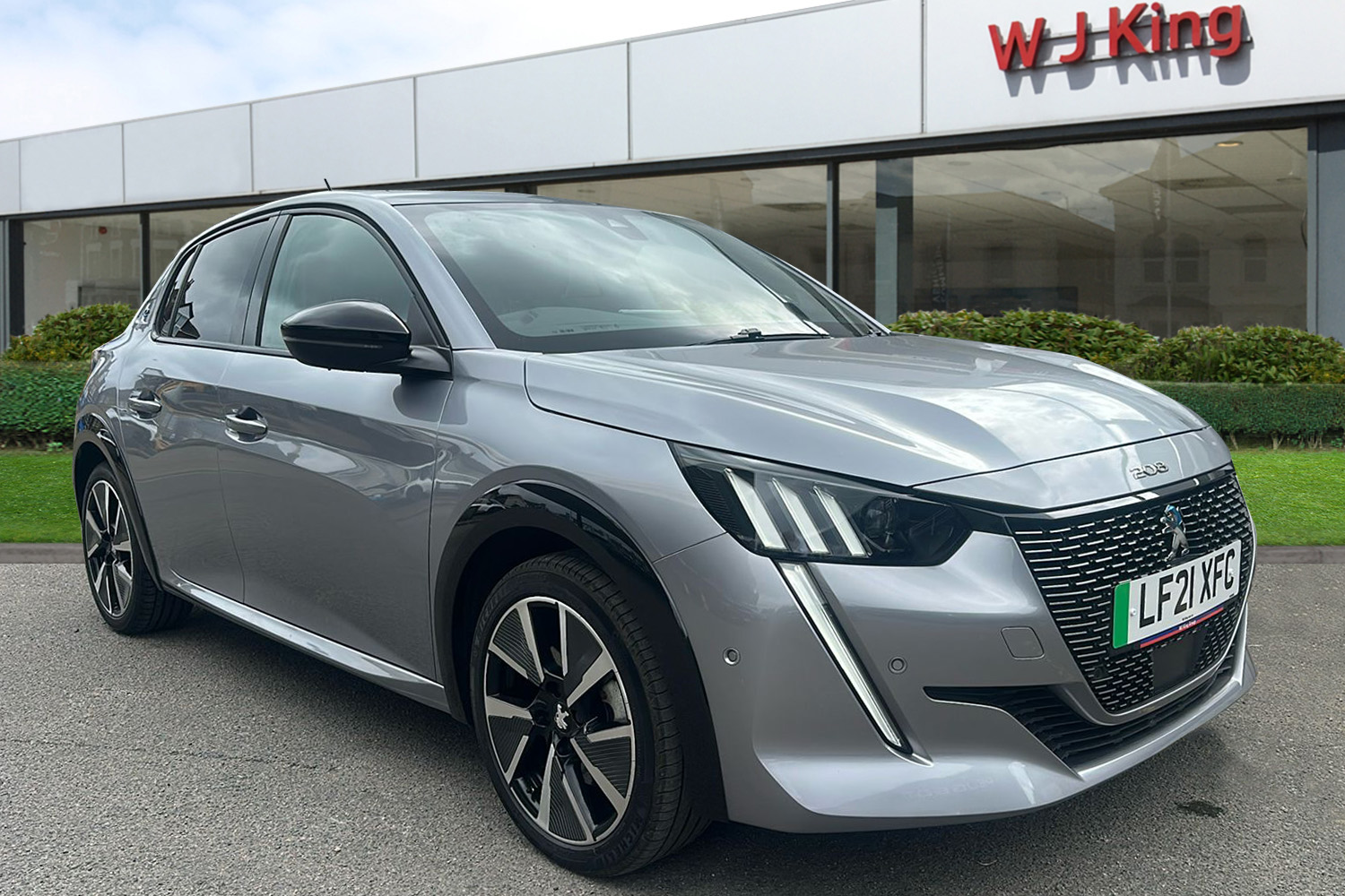 Main listing image - Peugeot e-208