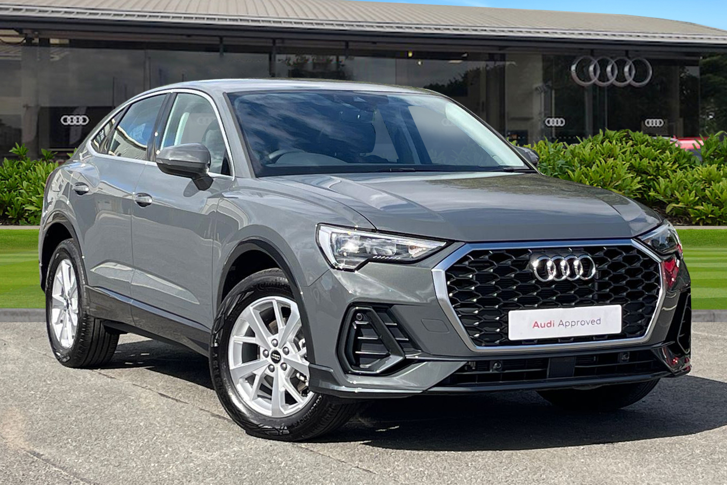 Main listing image - Audi Q3